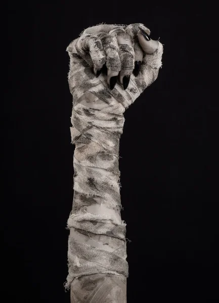 Tema de Halloween: terribles manos de momia sobre un fondo negro — Foto de Stock