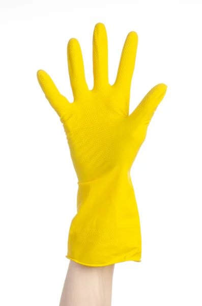 Tareas, lavado y limpieza del tema: la mano del hombre sostiene un amarillo y usa guantes de goma para limpiar aislado sobre fondo blanco en el estudio — Foto de Stock