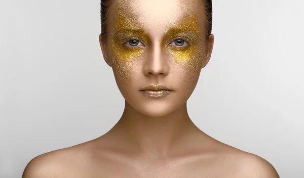 Gold Make-up Schönheit Mädchen — Stockfoto