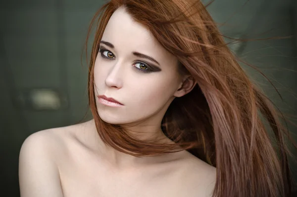 Fată cu păr roșu — Fotografie, imagine de stoc