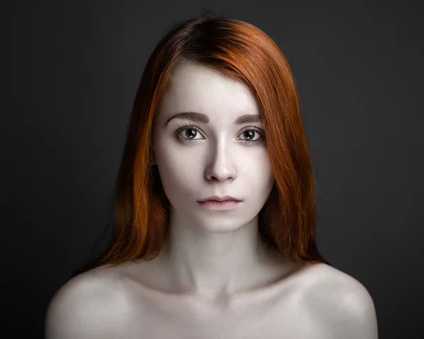 Dívka s rudými vlasy — Stock fotografie