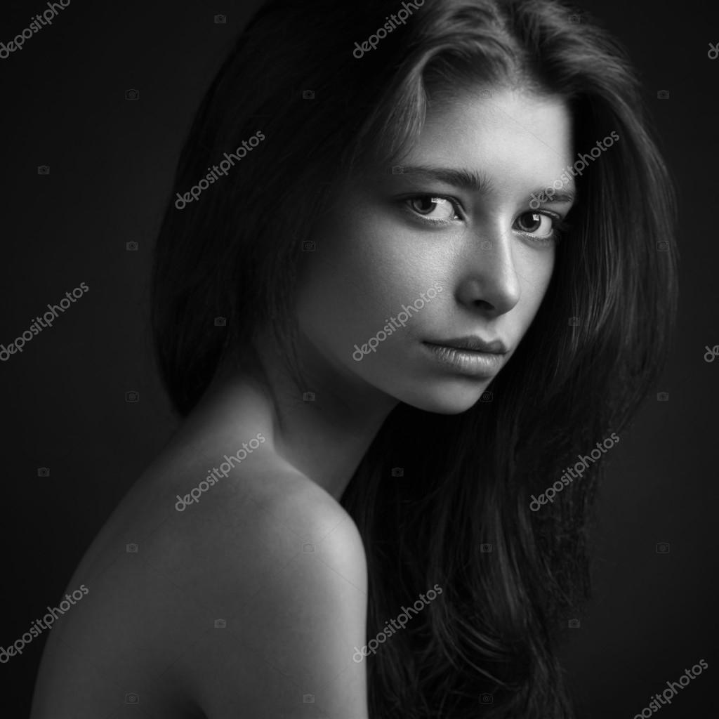 anal-krasiviy-eroticheskiy-portret-devushki