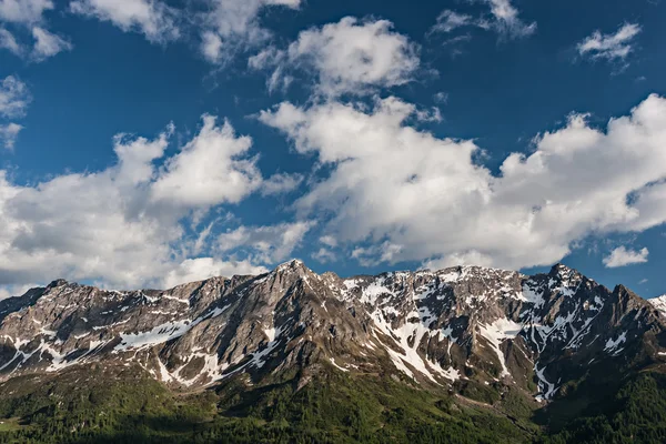 立棒球场阿尔卑斯山景观 图库图片