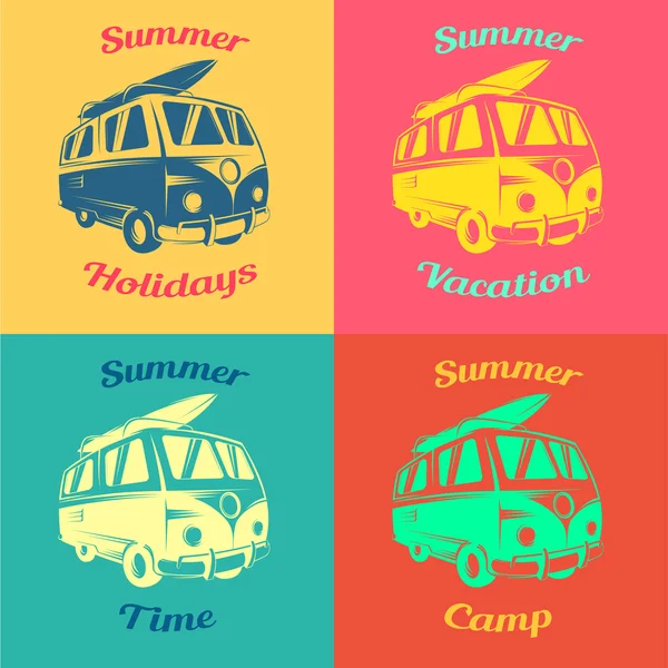 夏天的徽章。公交车与冲浪板在屋顶上。标志和符号冲浪运输。夏天的标志设计 — 图库矢量图片