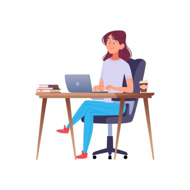 Gülümseyen genç bir kadın ofisteki masasında rahatça oturup aktif olarak dizüstü bilgisayarda yazıyor. Uzaktan çalışma ya da çevrimiçi öğrenme, üretkenliği ve modern dengeyi somutlaştırma üzerine odaklanmıştır..