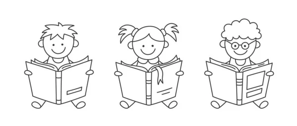 Ručně kreslené malé děti s otevřenými knihami a čtením. Vzdělání dětí. Chlapci a děvčata čtou knihy. Sada vektorových ilustrací izolovaných na bílém pozadí ve stylu čmáranice. Upravitelný tah — Stockový vektor