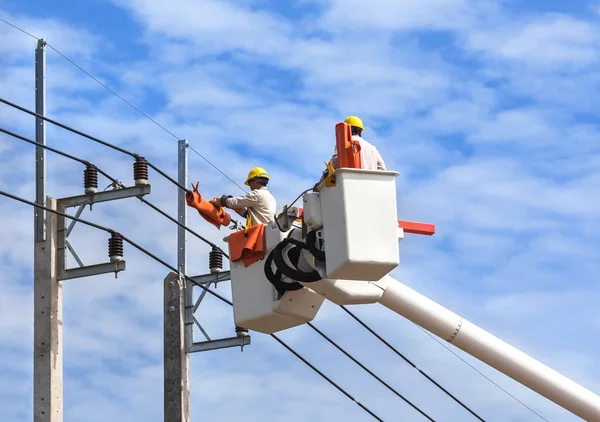 Tel sepet hidrolik kaldırma platformu araç güç hattının tamir elektrikçiler 