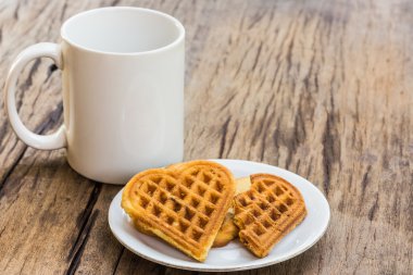 Waffle ve kahvaltı için kahve fincanı