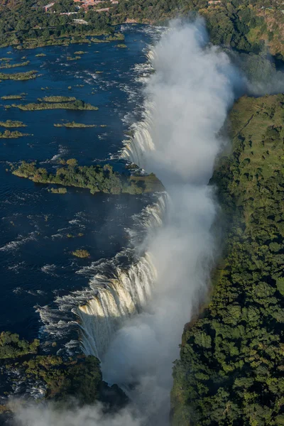 Sprey ile Victoria Falls havadan görünümü — Stok fotoğraf