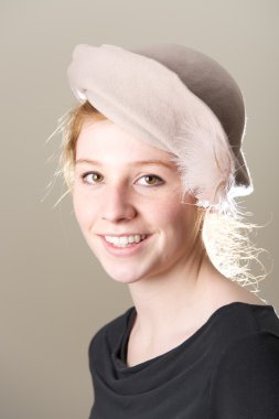 Redhead takımları şapka ve siyah top