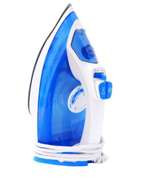 Beyaz zemin üzerinde izole edilmiş yeni buhar ütüsü