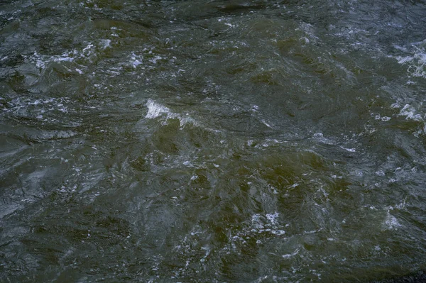 Ondas Tempestuosas Água Perto Tempestade Água Escura — Fotografia de Stock