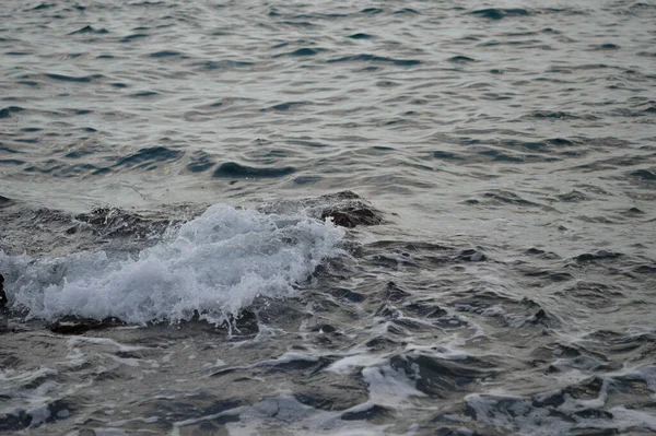 Onde Sul Mare Oceano Tempestoso Rocce — Foto Stock