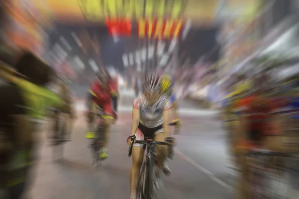 Borroso Campeonato Asiático de Ciclismo durante la carrera de fondo — Foto de Stock