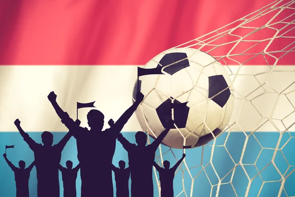 Siluetas de Abanicos de Fútbol con Bandera de luxembourg .Cheer Concep —  Fotos de Stock