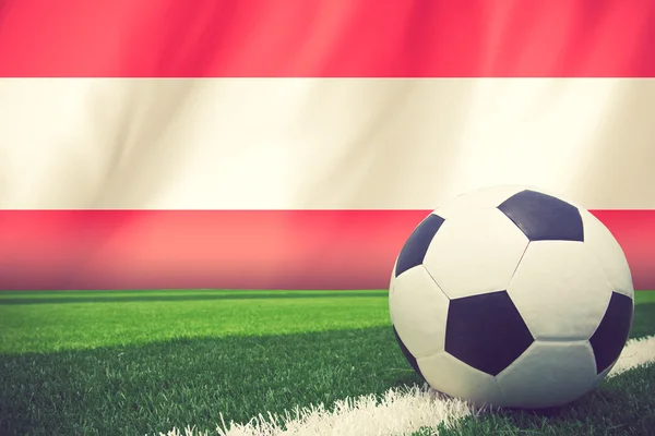 Bandera de austria con pelota de fútbol color vintage —  Fotos de Stock