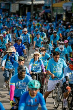 Nakhonratchasima, Tayland - 2015 16 Ağustos: Tanımlanamayan Cycli