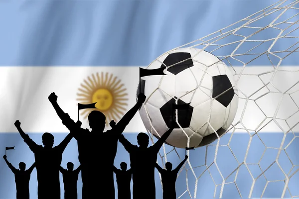 Sziluettek foci rajongók zászló Argentina.Cheer koncepció — Stock Fotó