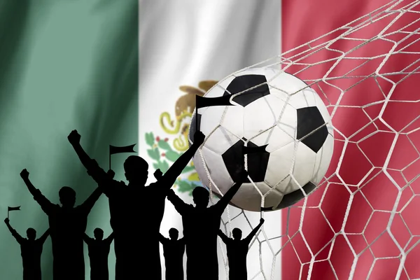 Siluetas de Abanicos de Fútbol con Bandera de México .Cheer Concept — Foto de Stock
