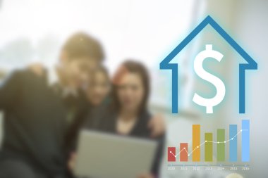 Aile gelecekte yatırım veya finansal planlama kavramı.