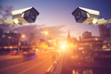 CCTV güvenlik kamera veya gözetim trafik yolda çalışan bir