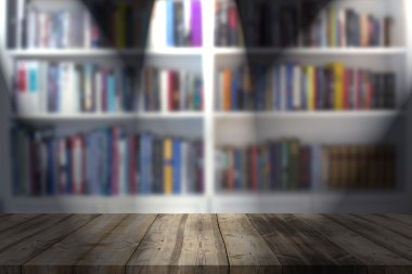 Ahşap masa bulanıklık bookshelf özgeçmişlerine - üstü-ebilmek var olmak kullanılmış için di