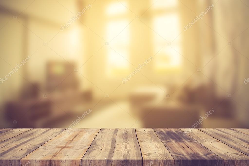 Mẫu bàn gỗ đặt trên nền nhà mờ sẽ tạo nên không gian ấm cúng và giản dị cho ngôi nhà của bạn. Nó phù hợp với nhiều kiểu trang trí và cũng có thể sử dụng ở nhiều địa điểm khác nhau, chẳng hạn như quán cà phê, nhà hàng hoặc khách sạn....