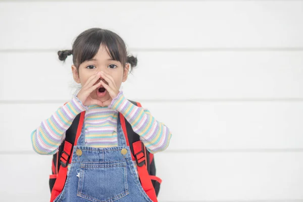 Portret Szczęśliwego Małego Azjatyckiego Dziecka Białym Tle — Zdjęcie stockowe