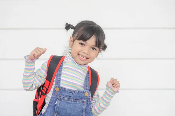 Retrato Criança Asiática Pequena Feliz Fundo Branco — Fotografia de Stock