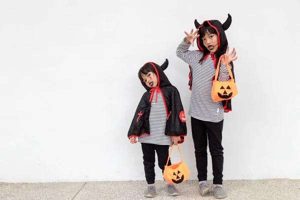 Happy Halloween Two Children Halloween Costumes Pumpkins White Background — Stock Photo, Image