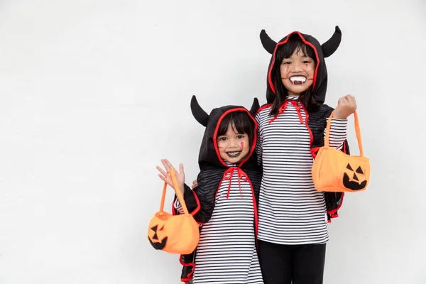 Happy Halloween Two Children Halloween Costumes Pumpkins White Background — Stock Photo, Image