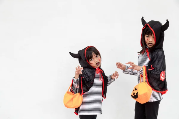 Happy Halloween Two Children Halloween Costumes Pumpkins White Background — Stock Photo, Image