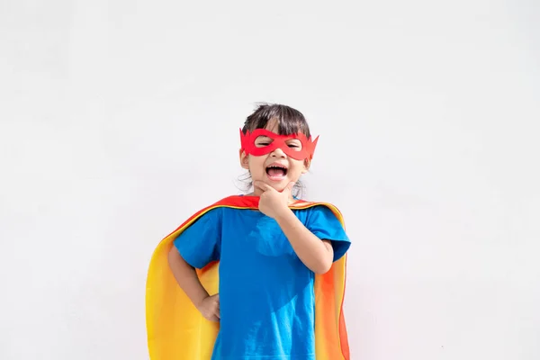 Concepto Los Niños Chica Sonriente Jugando Super Héroe Sobre Fondo — Foto de Stock