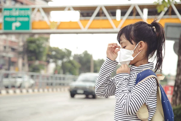 Söt Asiatisk Barn Flicka Bär Skyddsmask För Att Mot Luftsmog — Stockfoto