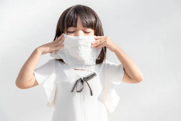 Menina Asiática Doente Com Espirros Nariz Tosse Fria Papel Tissue — Fotografia de Stock