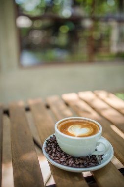 Latte Art kahve kahve çekirdeği ile