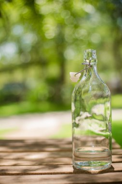  Temiz yanan şarap şişesi