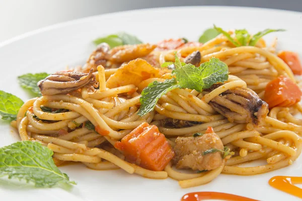 Spaghetti with mussels — Stock Photo, Image