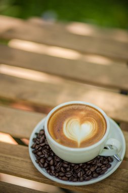 Latte Art kahve kahve çekirdeği ile