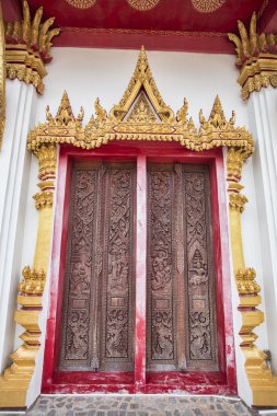 Tayland tarzı tapınak kapısı