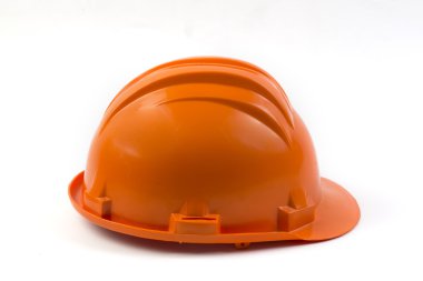 Beyaz arka planda turuncu güvenlik kask