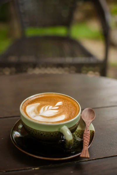 Café Latte Art con grano de café — Foto de Stock