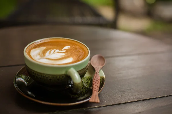 Café Latte Art con grano de café — Foto de Stock