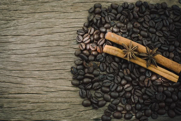 Coffee beans on wood background — Stock Photo, Image