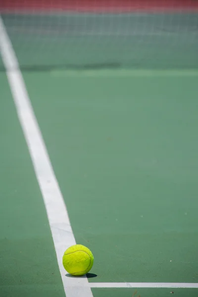 Tennis Ball on the Court — Stock Photo, Image