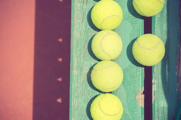 Tennis Ball on the Court vintage color — Stock Photo, Image