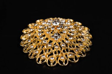 Siyah arkaplanda elmaslar