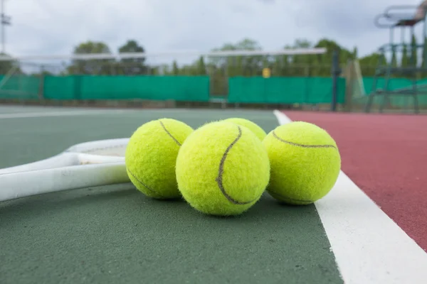 Tennis Ball on the Court Close up — Stock Photo, Image
