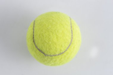 Tenis topu beyaz arkaplanda izole