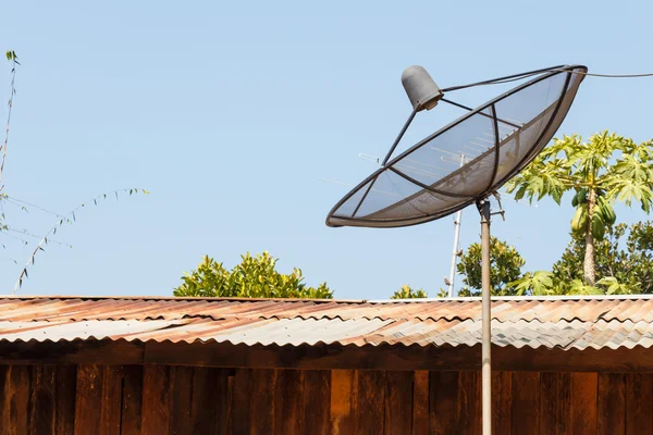 Vecchia antenna parabolica — Foto Stock